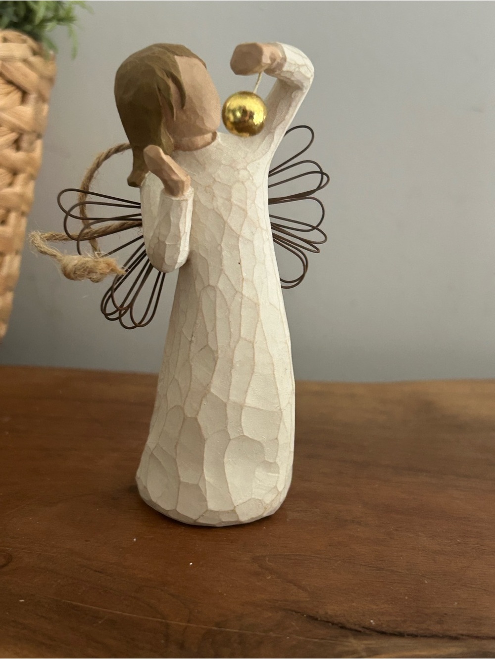 Willow Tree “Angel of wonder “ Figurine with Gold Ornament 2004 retired